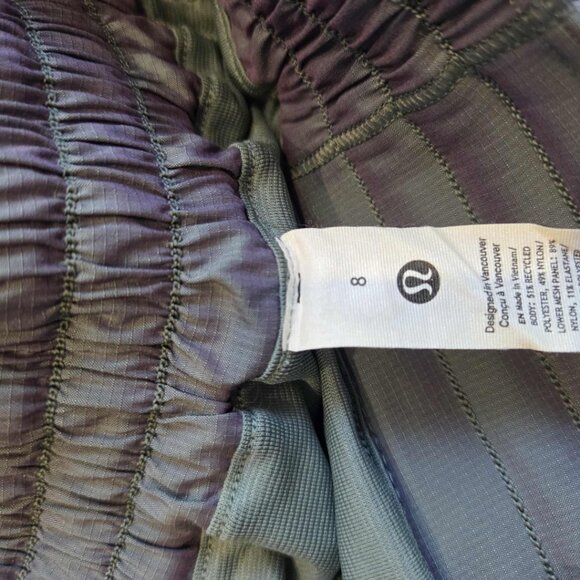 Lululemon Hotty Hot High-Rise Lined Short 4" *Iridescent Sz 8 - Picture 2 of 6